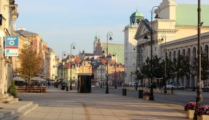 Przedstawiciele nauki przeszli przez Warszawę w "czarnej procesji"